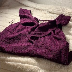 Elegant blouse with details.